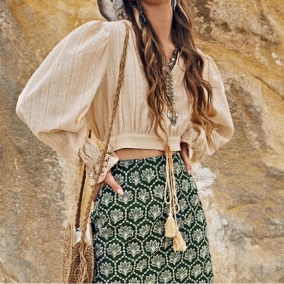 SHEIN Tops - $8 CROP TOP BLOUSE. New Without Tags. SIZE MED. $8 if bundled